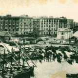 Sul lato mare invece si trovava la vecchia sede del Circolo Canottieri Barion, fondato nel 1894...